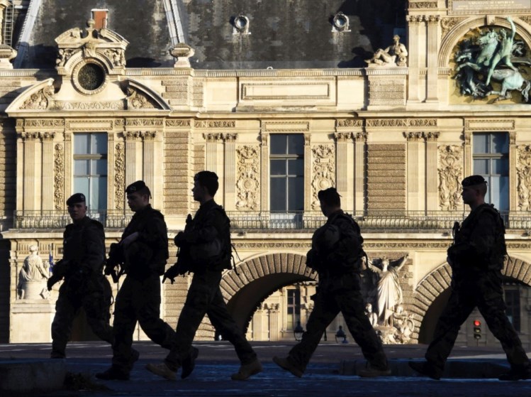 França avança com retirada de dupla nacionalidade a condenados por terrorismo 1019210?tp=UH&db=IMAGENS&w=749