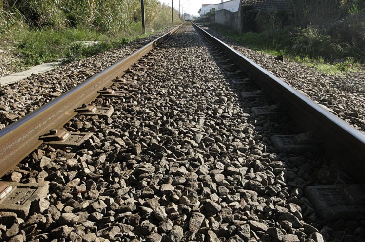 Bitola ferroviária divide especialistas 740290?tp=UH&db=IMAGENS&w=749