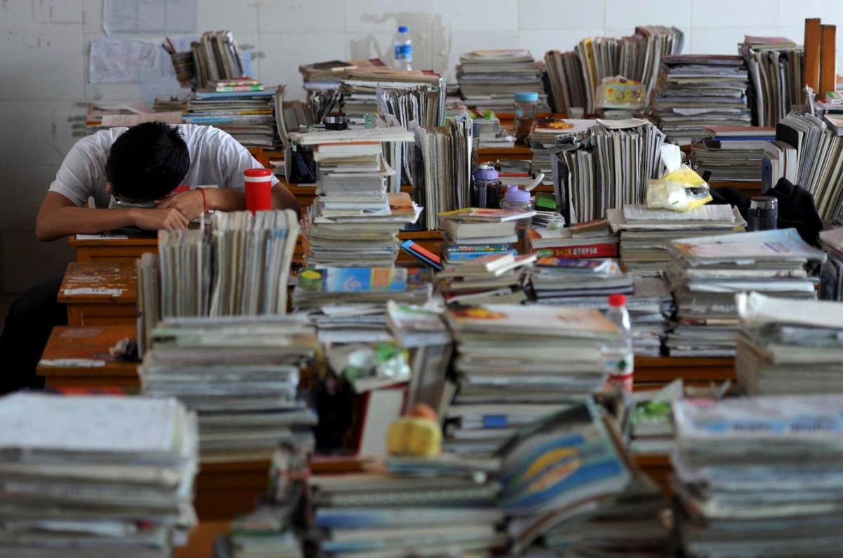 Dentro de uma fábrica de exames chinesa - Público.pt